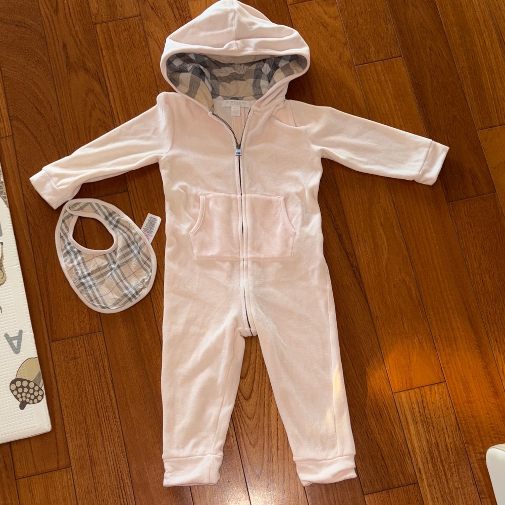 Burberry Light Pink Hooded Kids One Piece 24 month w match bib